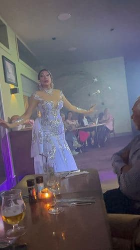 {photo.alternativeText}